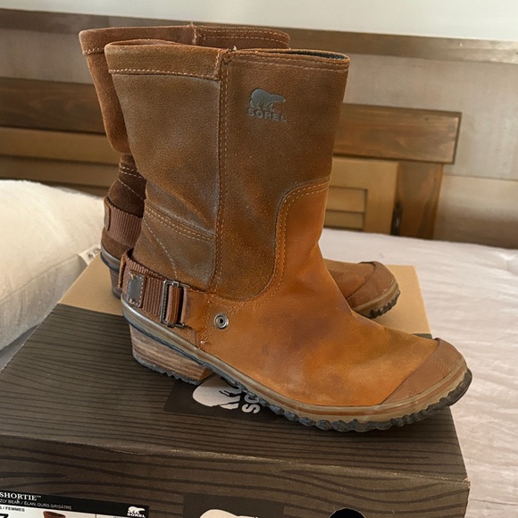 Sorel Slim Pack Camel/Brown Leather Ankle Boots - Picture 2 of 6